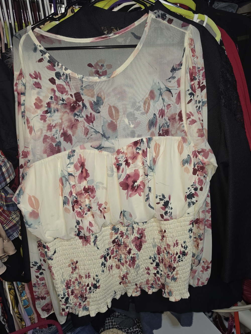 Like new 3x Torrid Cream Blouse with Pink Floral Mesh Yoke